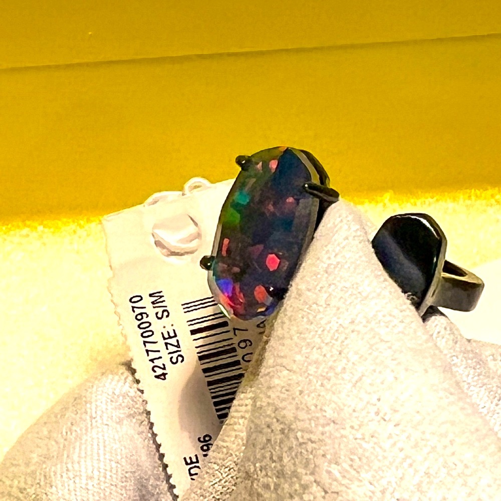 NWT Kendra Scott Pryde Ring Retired Indigo Dichroic & Navy Gunmetal SOLD OUT!! - Picture 6 of 12